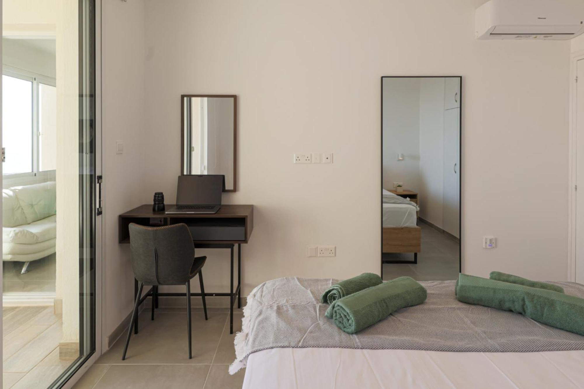 Eden Blue-Horizon 1B, Paphos, Sea View, Pool Apartment Konia Bagian luar foto
